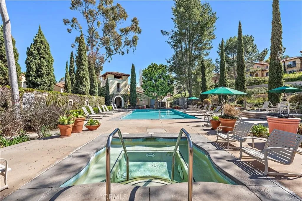 Community jacuzzi in Trovare