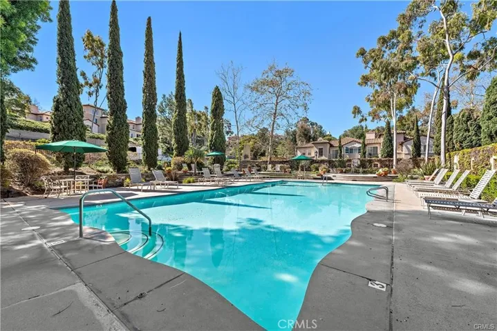 Community pool in Trovare