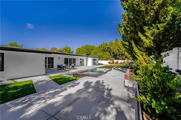 24320 Bessemer Street, Woodland Hills, California 91367