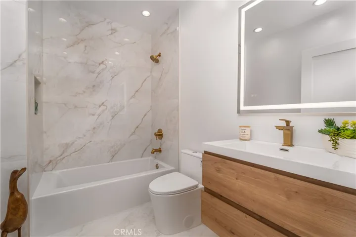24320 Bessemer Street, Woodland Hills, California 91367