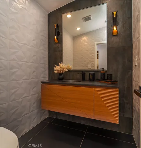 24320 Bessemer Street, Woodland Hills, California 91367