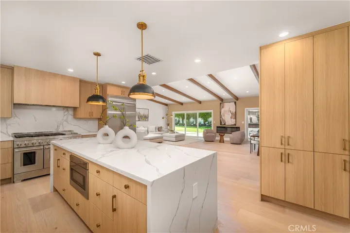 24320 Bessemer Street, Woodland Hills, California 91367