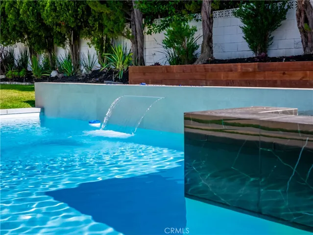 24320 Bessemer Street, Woodland Hills, California 91367