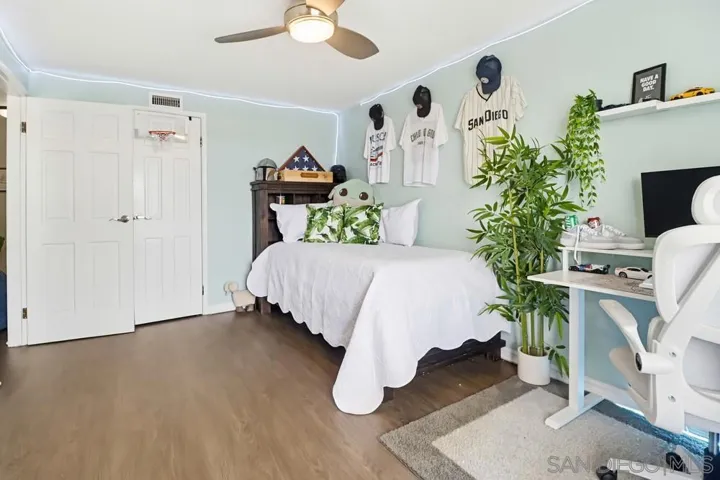 6880 Wallsey Drive, San Diego, California 92119