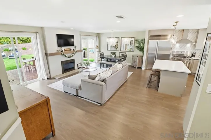 6880 Wallsey Drive, San Diego, California 92119