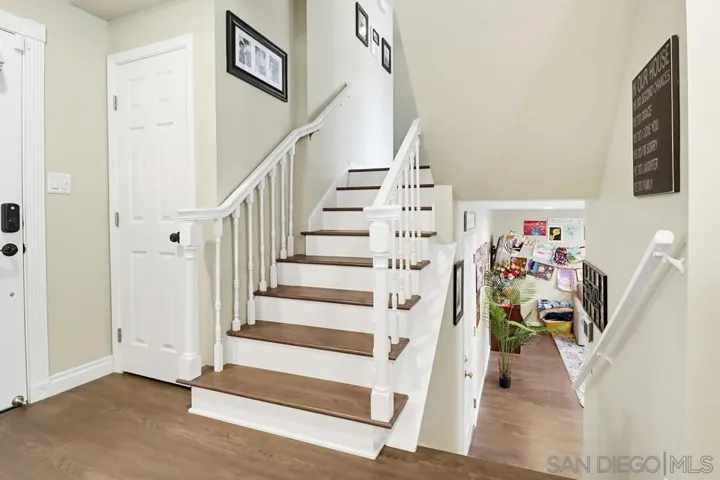 6880 Wallsey Drive, San Diego, California 92119