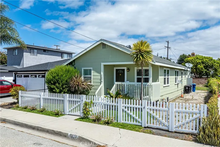 1274 W 3rd, San Pedro, California 90732