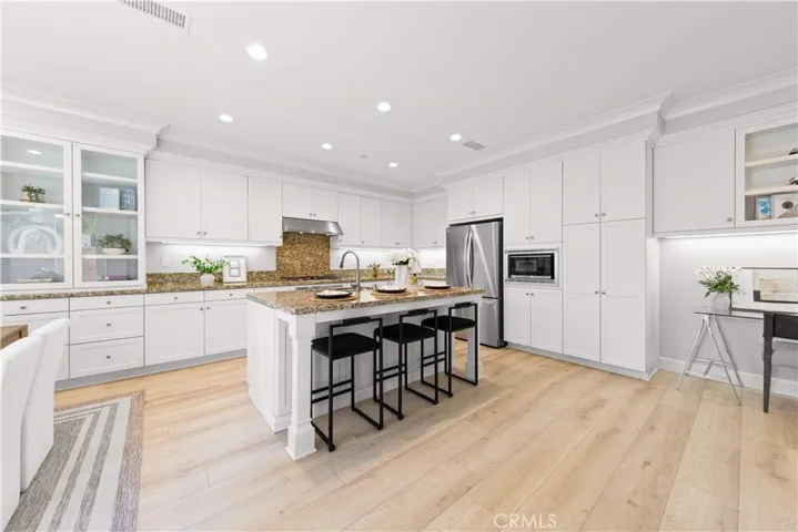 120 Pendant, Irvine, California 92620