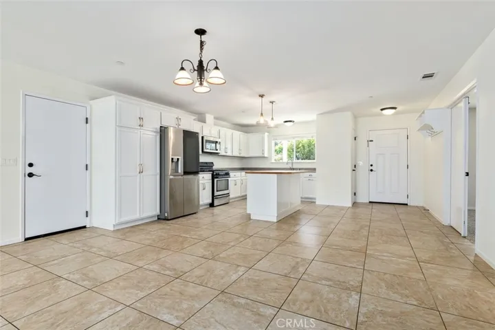 6949 Navajoa Avenue, Atascadero, California 93422