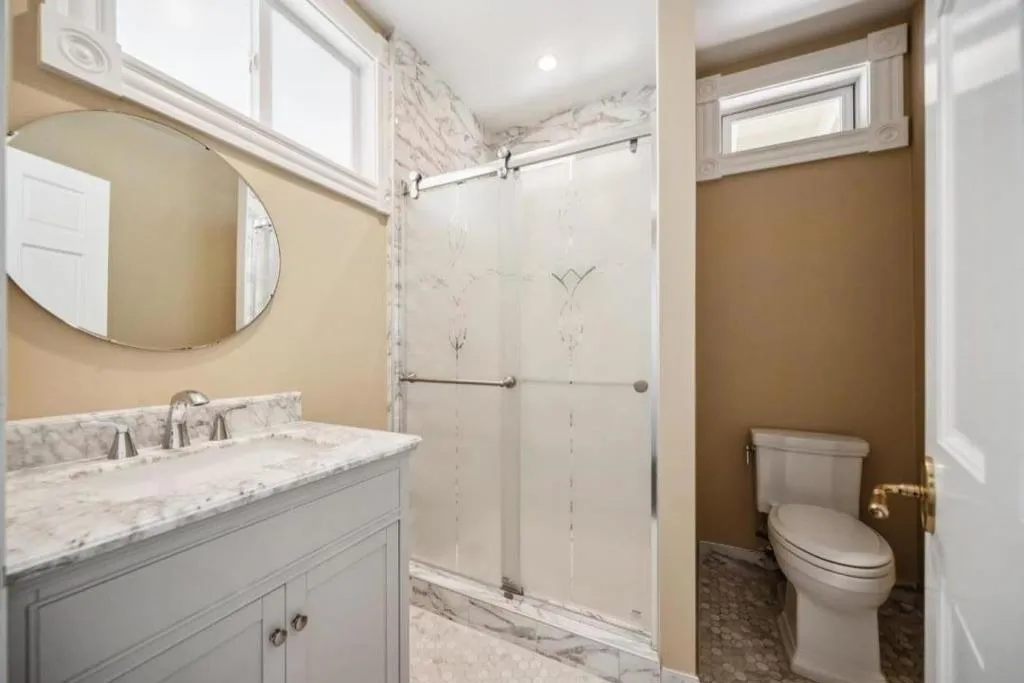 1st Floor Bath