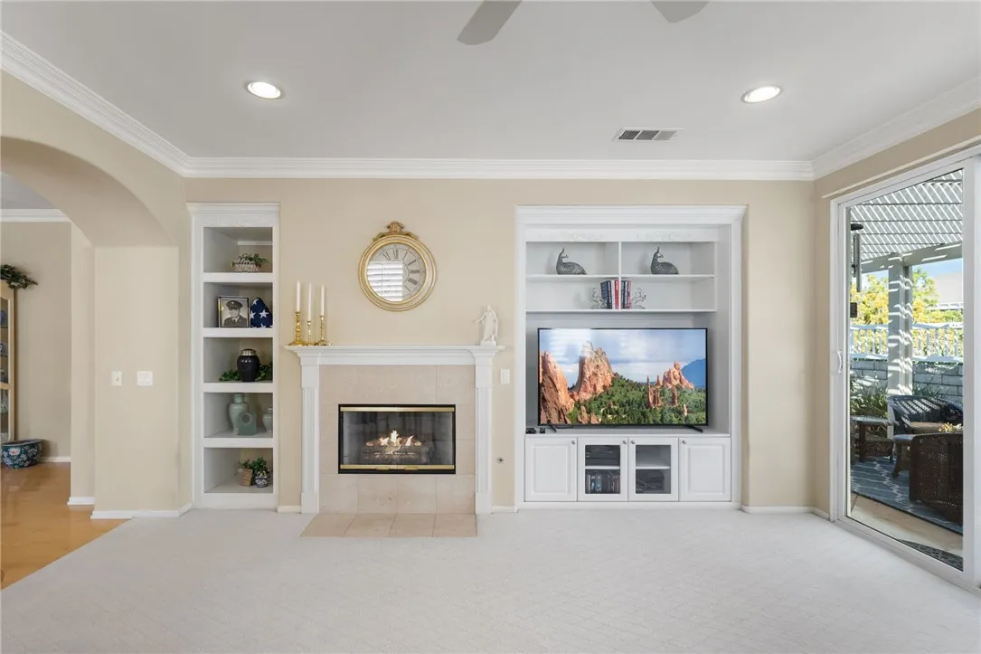 Family room custom built-ins
