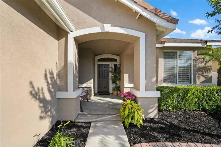 Walk to front porch