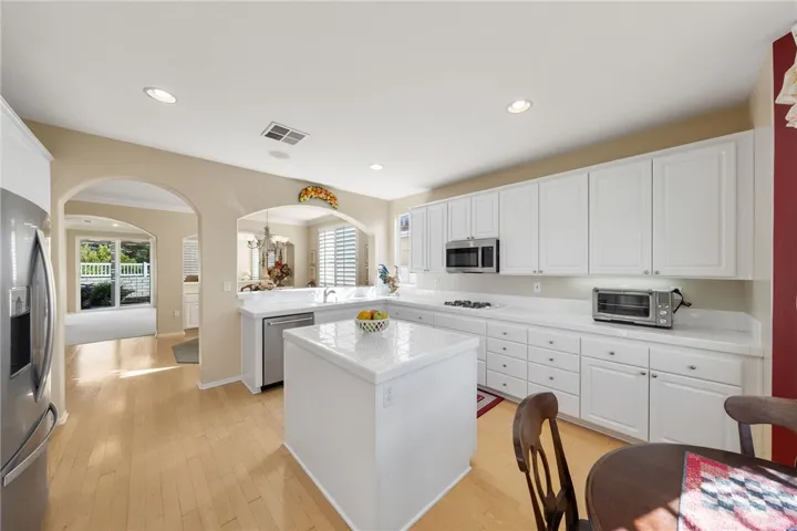 Kitchen showing lots of cabinets
