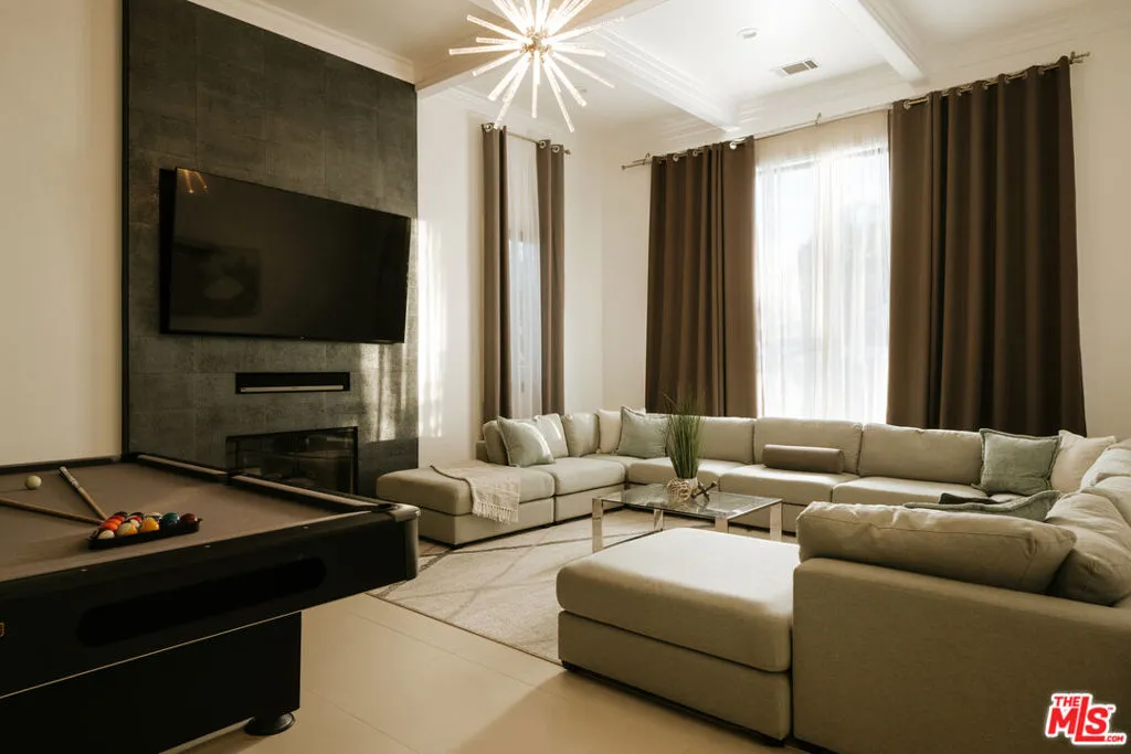 gallery-image 4