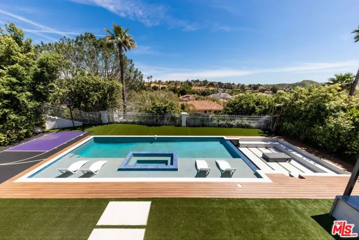 5474 Amber Circle, Calabasas, California 91302
