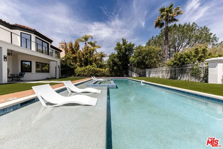 5474 Amber Circle, Calabasas, California 91302