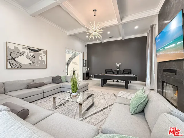 5474 Amber Circle, Calabasas, California 91302