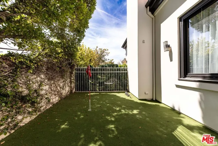 5474 Amber Circle, Calabasas, California 91302