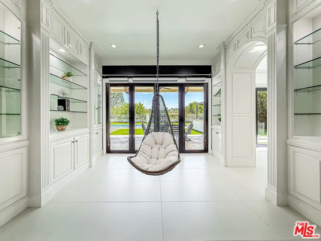 5474 Amber Circle, Calabasas, California 91302
