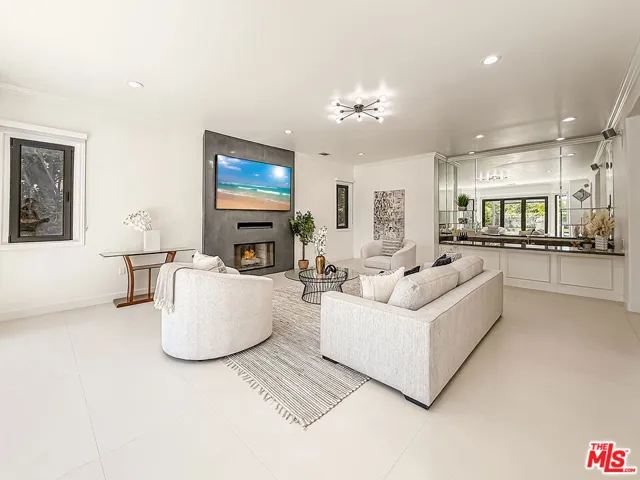 5474 Amber Circle, Calabasas, California 91302
