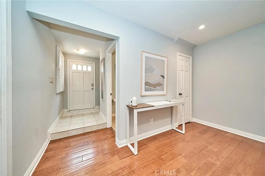 1/2 bath powder room on 1st floor