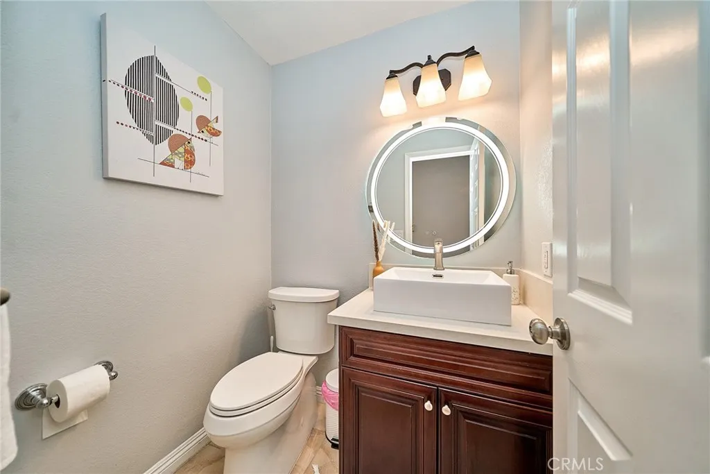1st floor 1/2 bath powder room