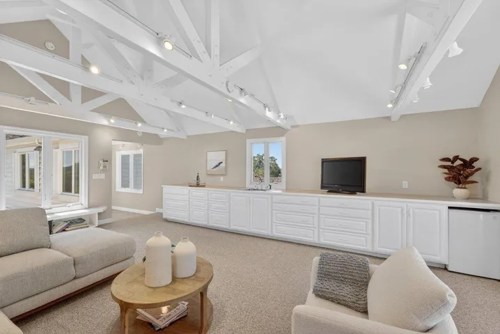 22 Hollins Drive, Santa Cruz, California 95060