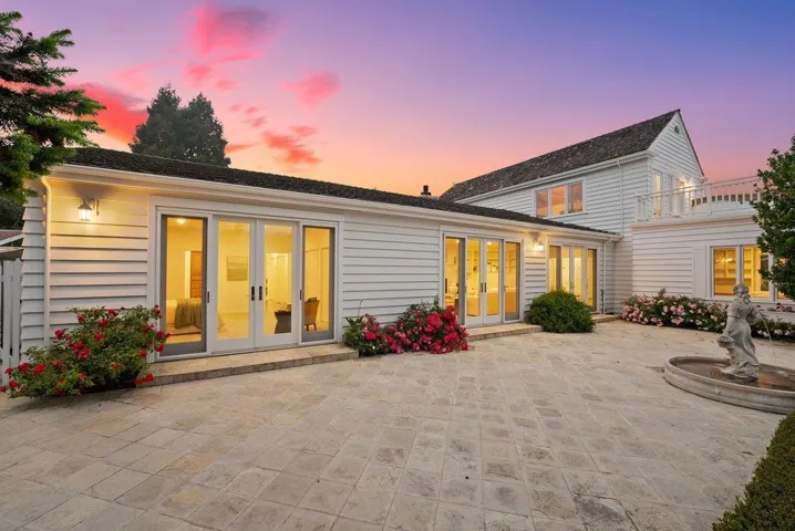22 Hollins Drive, Santa Cruz, California 95060
