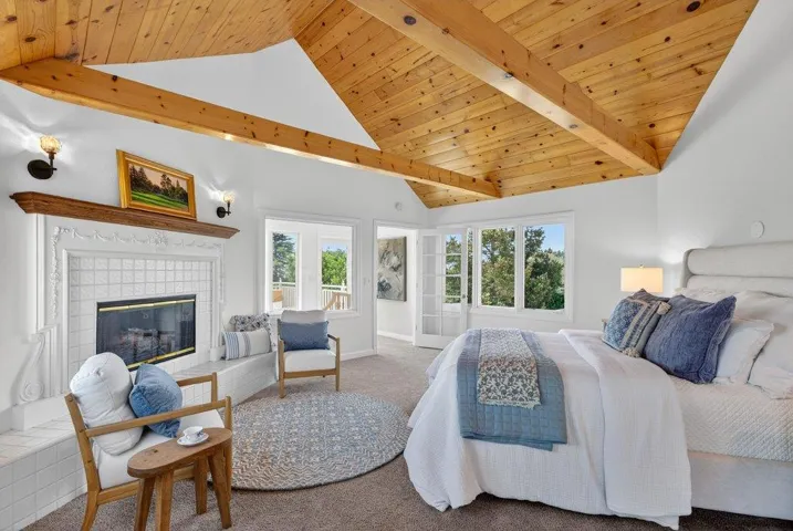 22 Hollins Drive, Santa Cruz, California 95060