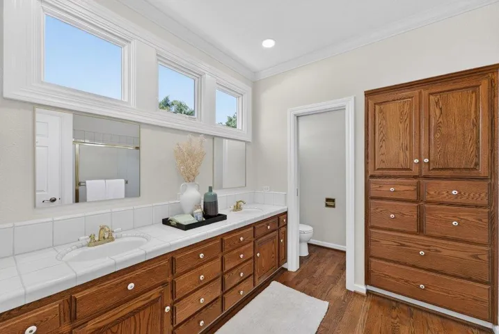 22 Hollins Drive, Santa Cruz, California 95060