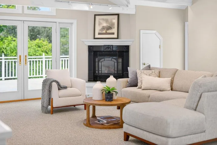 22 Hollins Drive, Santa Cruz, California 95060