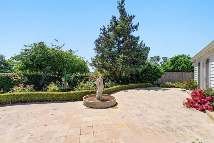22 Hollins Drive, Santa Cruz, California 95060