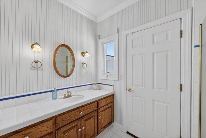 22 Hollins Drive, Santa Cruz, California 95060