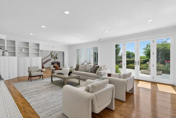 22 Hollins Drive, Santa Cruz, California 95060