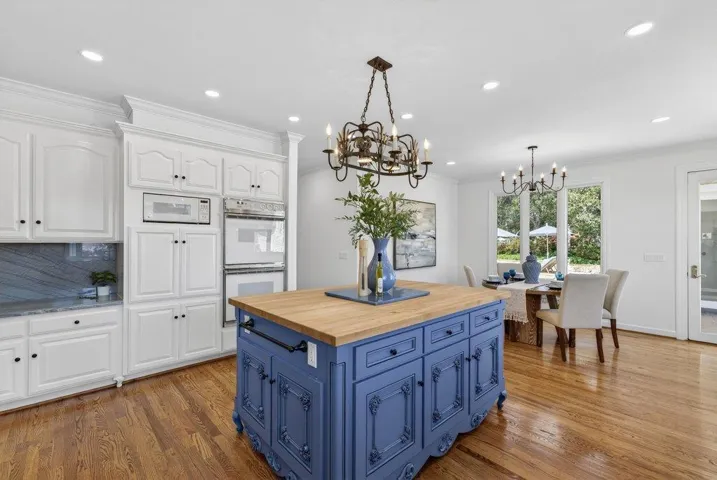 22 Hollins Drive, Santa Cruz, California 95060