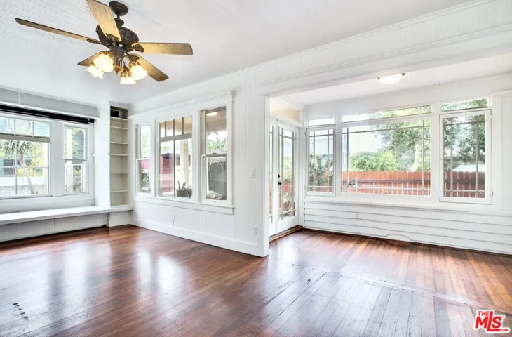 105 Park Place, Venice, California 90291