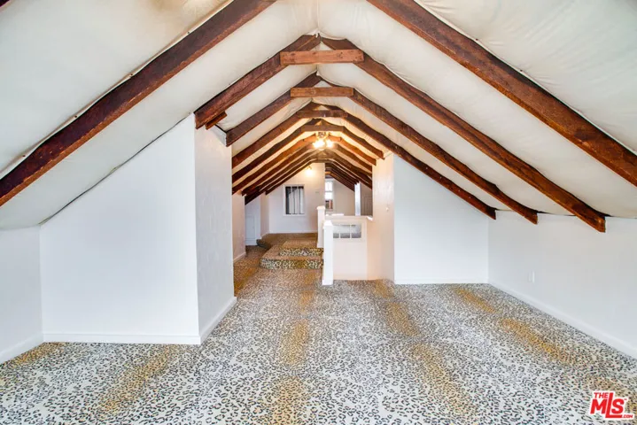 105 Park Place, Venice, California 90291