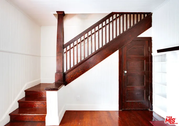 105 Park Place, Venice, California 90291