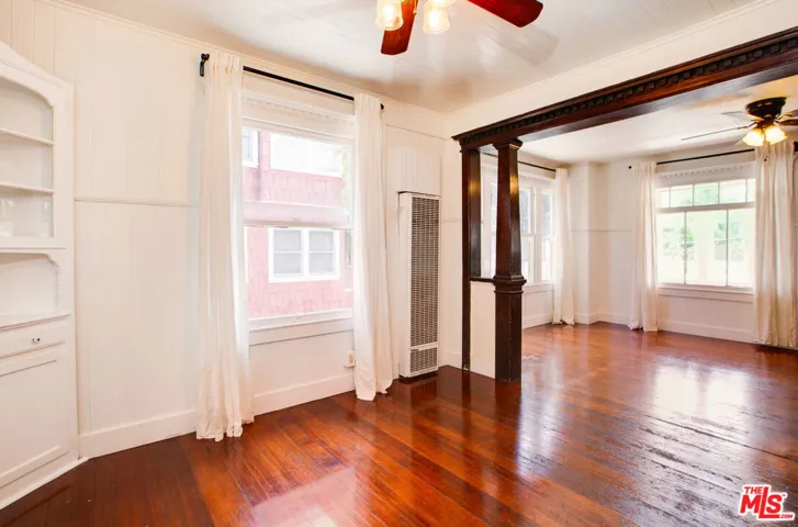 105 Park Place, Venice, California 90291