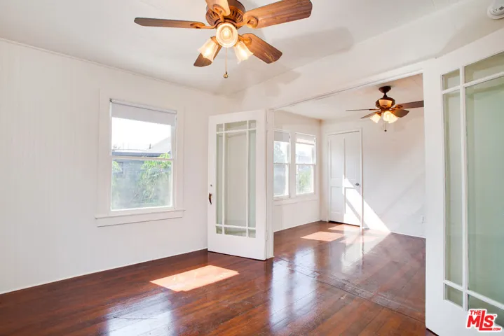 105 Park Place, Venice, California 90291