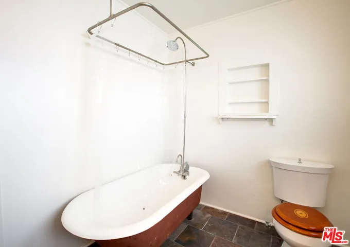 105 Park Place, Venice, California 90291