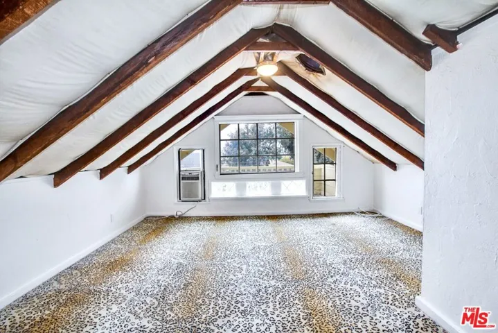 105 Park Place, Venice, California 90291