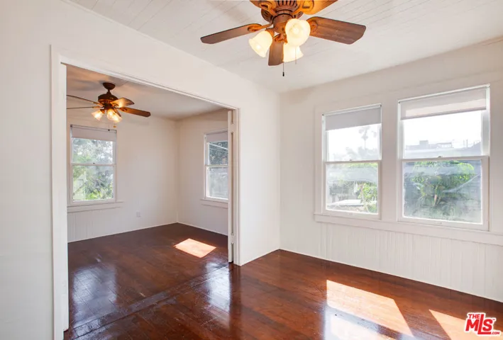 105 Park Place, Venice, California 90291