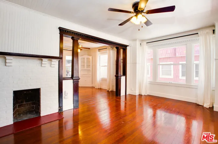 105 Park Place, Venice, California 90291