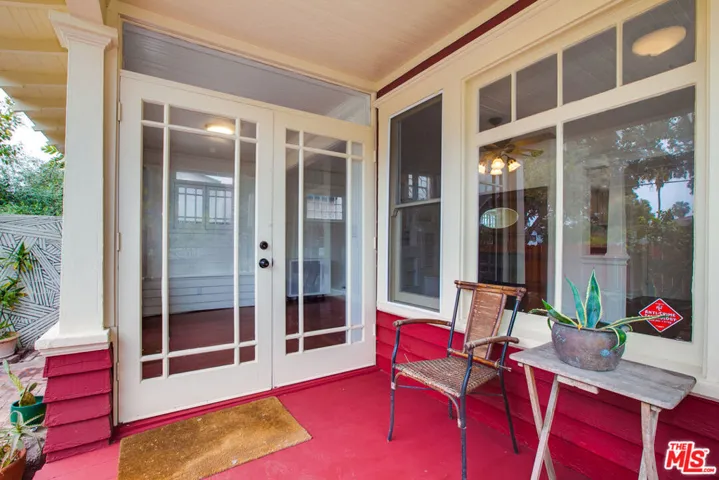 105 Park Place, Venice, California 90291