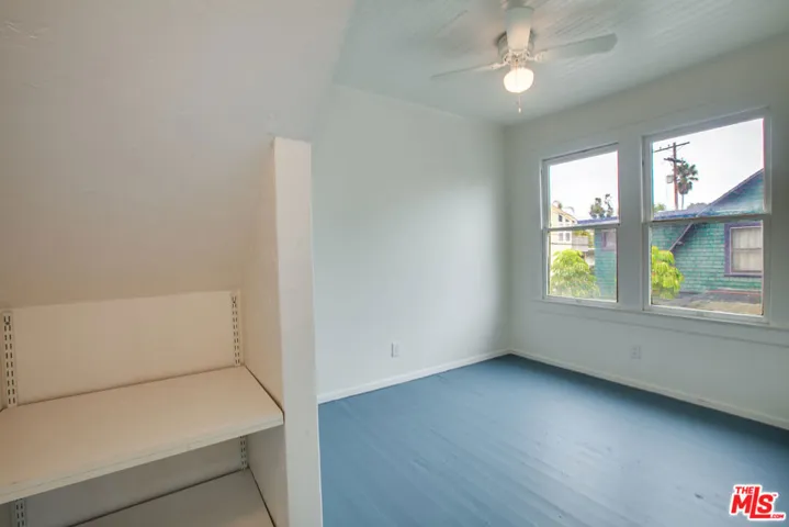 105 Park Place, Venice, California 90291
