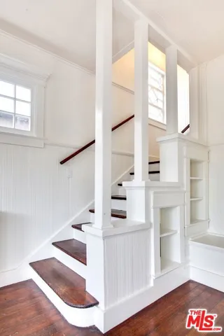 105 Park Place, Venice, California 90291