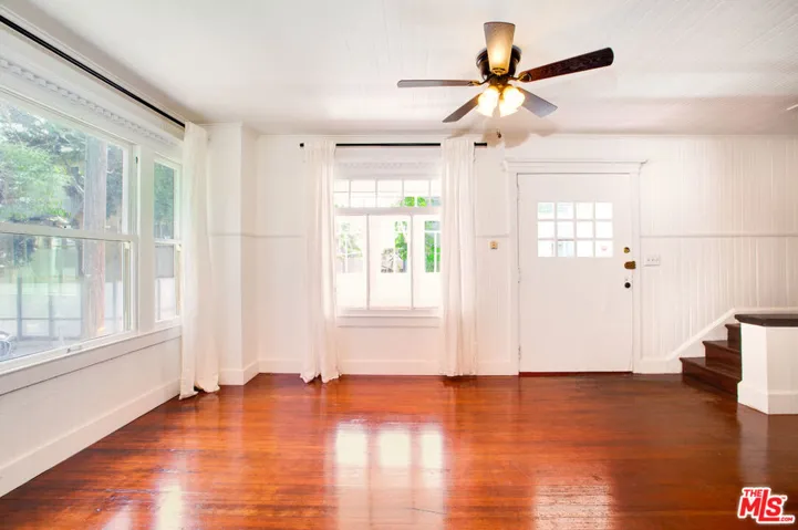 105 Park Place, Venice, California 90291