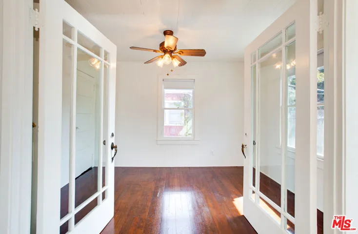 105 Park Place, Venice, California 90291