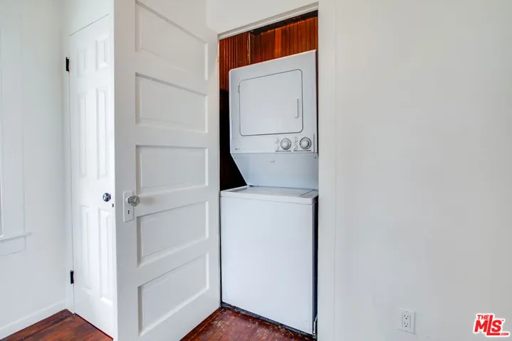 105 Park Place, Venice, California 90291